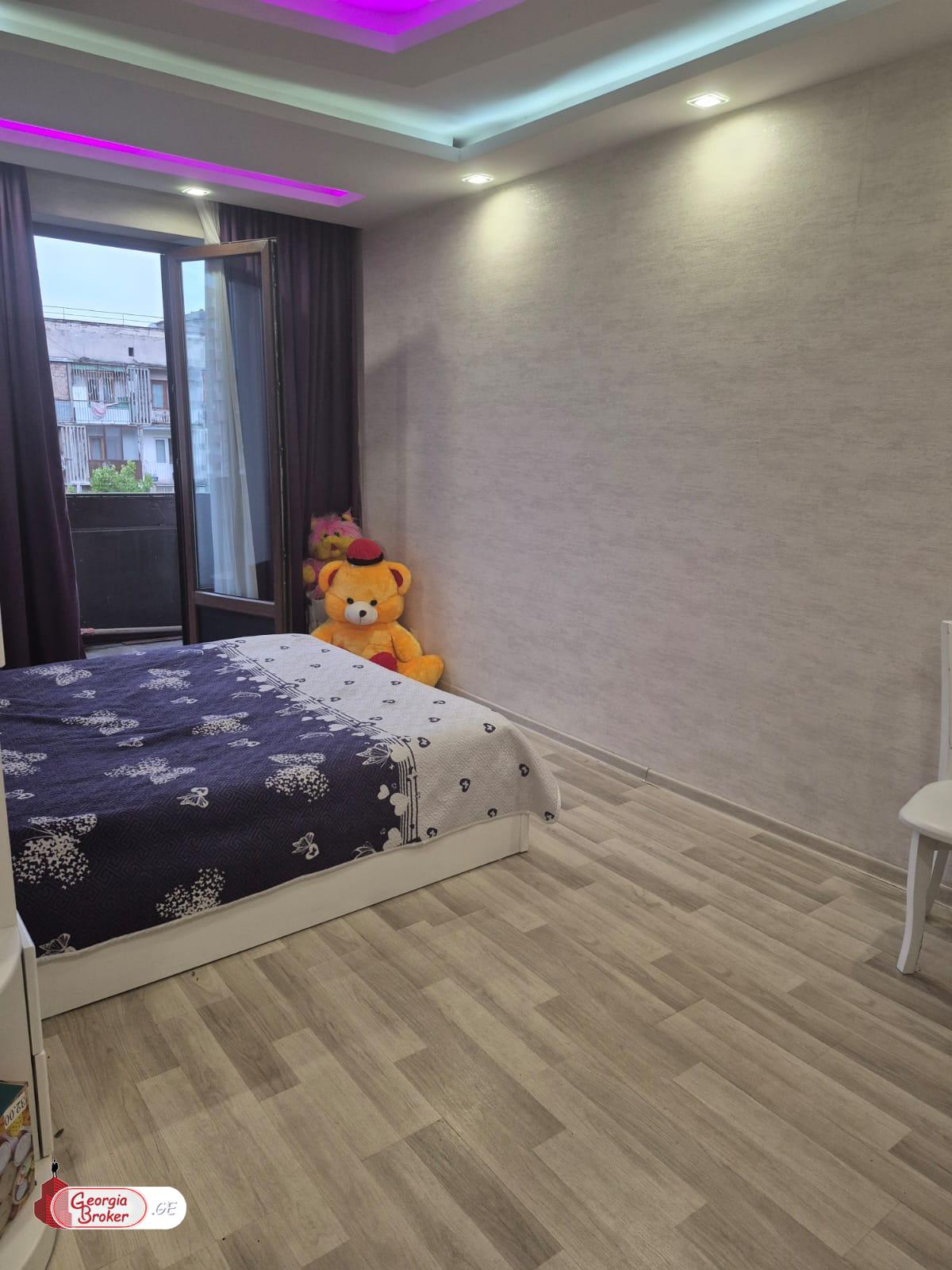 იყიდება ახალი გარემონტებული 3 ოთახიანი ბინა